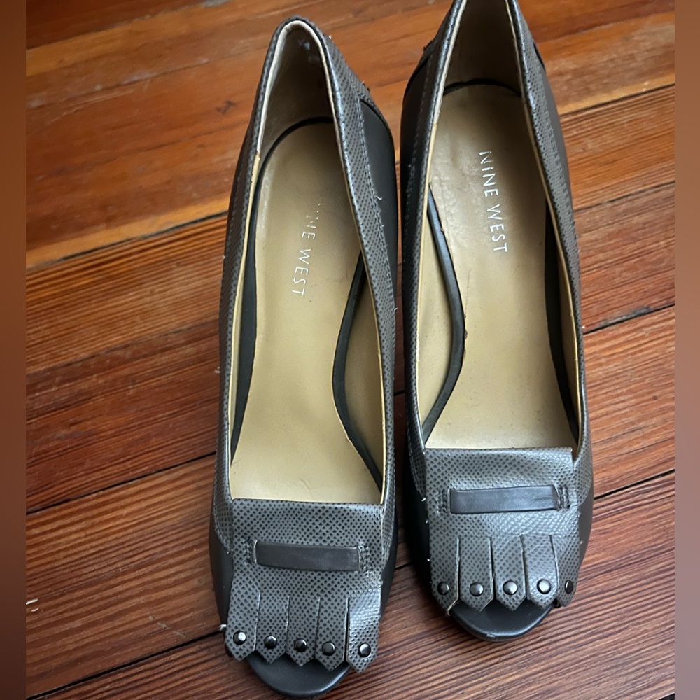 Nine West Leather Stiletto High
Heel Peep Toe Shoes Gray Size 7